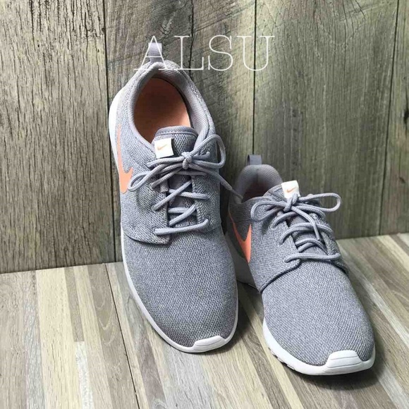 NWT Nike Roshe One Atmosphere Grey W AUTHENTIC - Picture 6 of 7